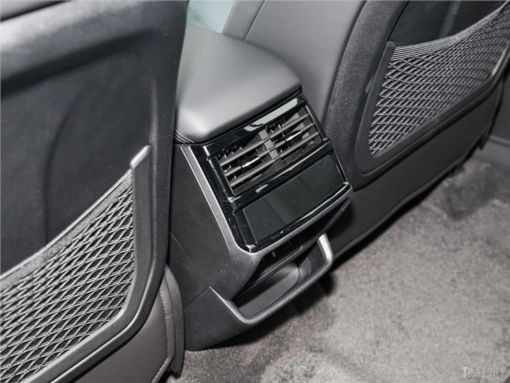GEELY XingYue 2.0T 4WD SUV