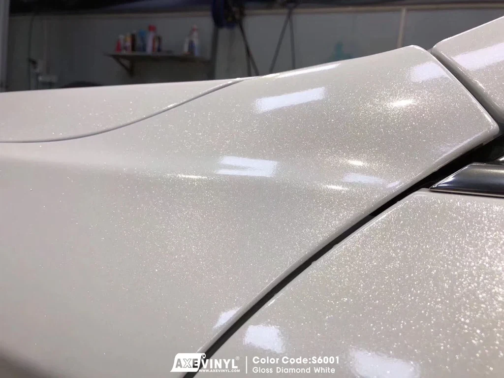 Why does the newly sprayed pearl white paint look brighter than before? Knowledge
