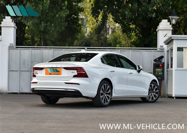 2025 VOLVO S60 Sedan