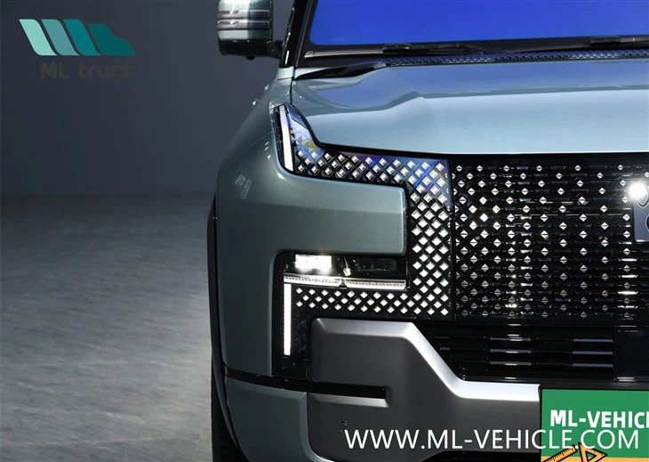 BYD YangWang U8 PHEV SUV Luxury Edition