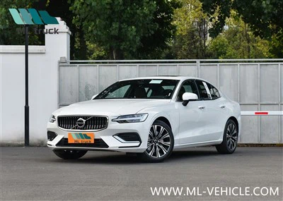 2025 VOLVO S60 Sedan